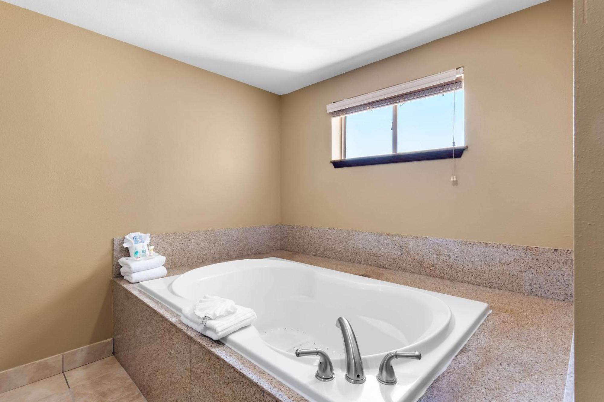 Comfort Suites Yukon - Sw Oklahoma City Luaran gambar