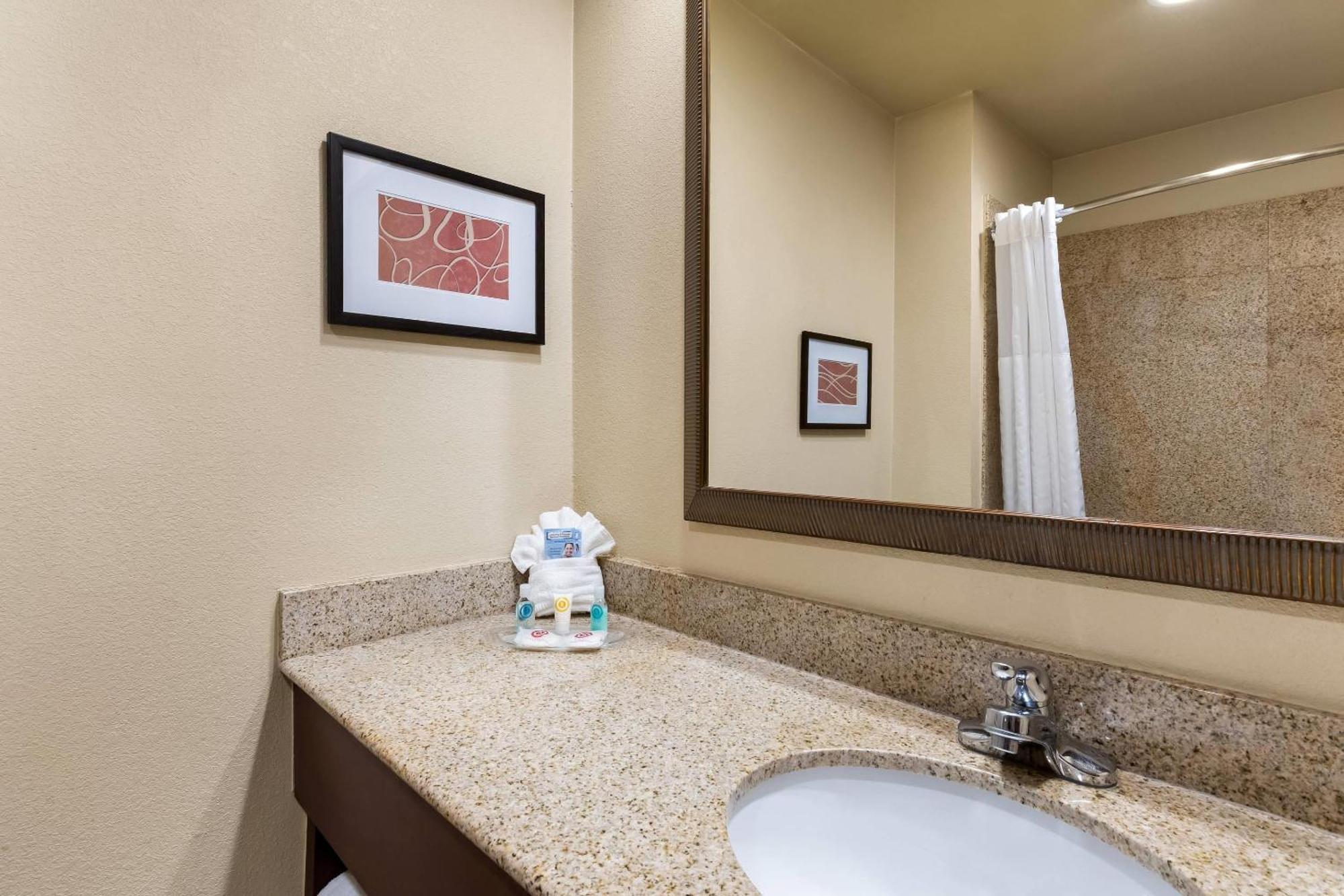 Comfort Suites Yukon - Sw Oklahoma City Luaran gambar